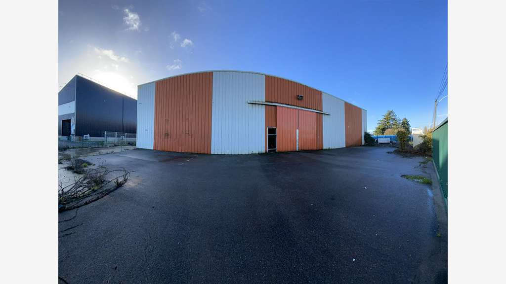 A louer local d'activité 880m² à Saint Herblain 