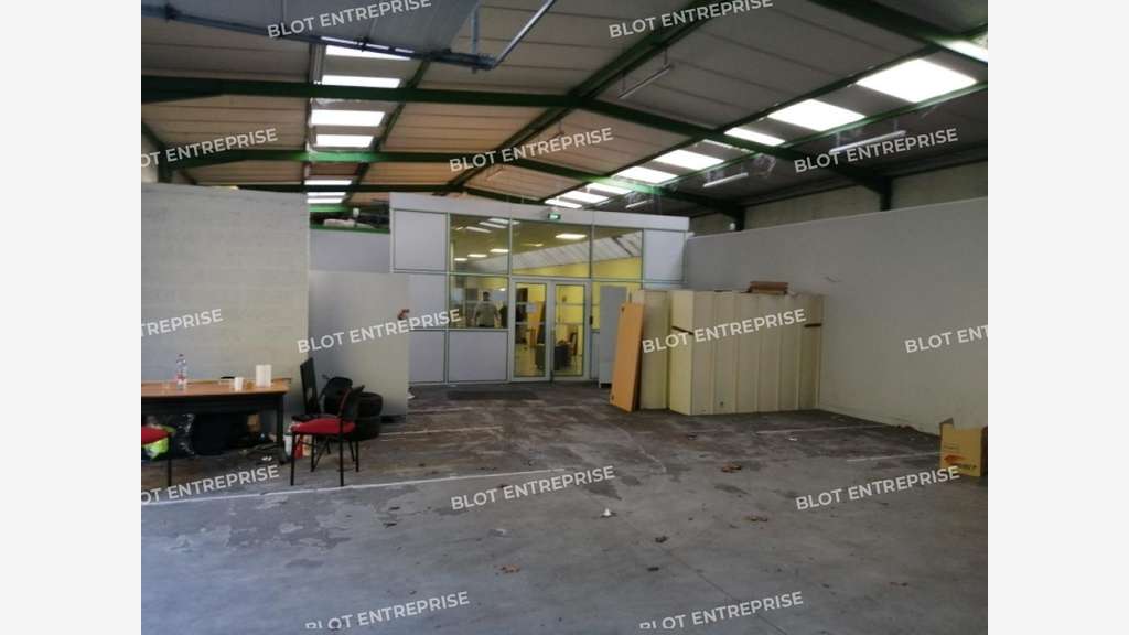 A louer locaux d'activités 590m² à Saint-Herblain