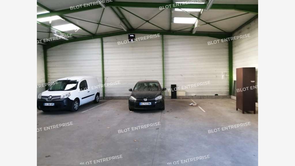 A louer locaux d'activités 590m² à Saint-Herblain