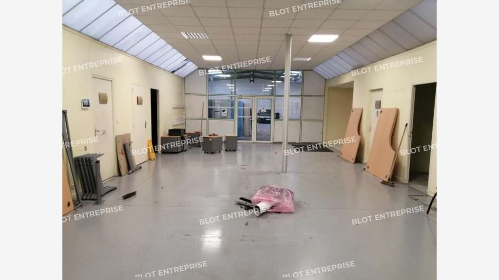 A louer locaux d'activités 590m² à Saint-Herblain
