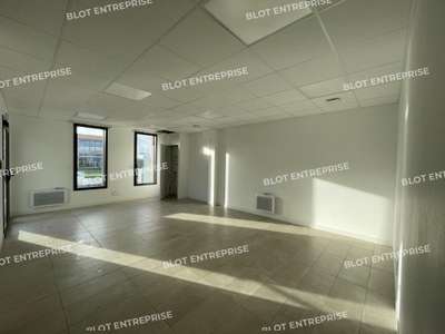 Location Locaux d'activités - Entrepôts à Saint-Herblain