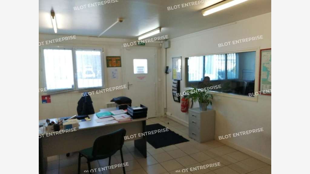A louer local d'activités 645m² env Saint-Herblain