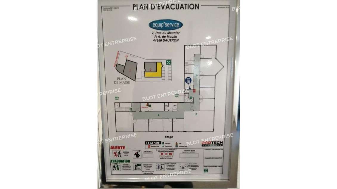 A LOUER - LOCAL D'ACTIVITES - 645 m² env - SAINT