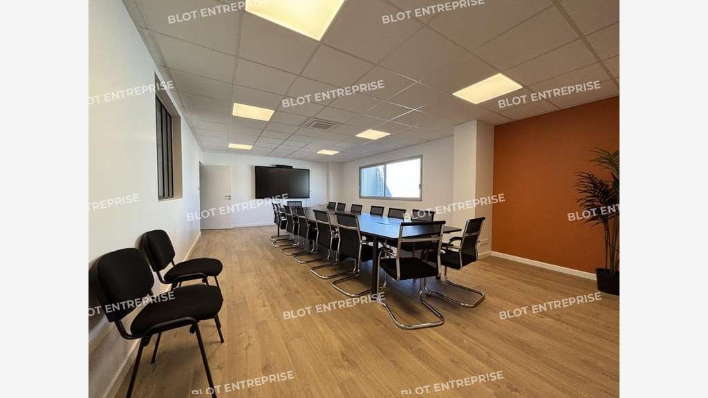 A louer locaux 265m² ZI de St Herblain/Atlantis