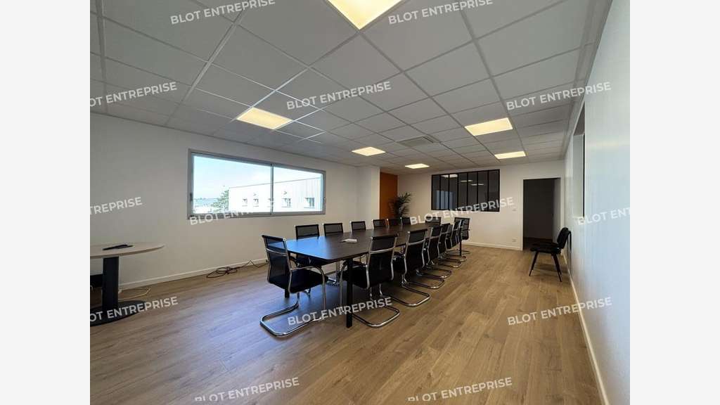 A louer locaux 265m² ZI de St Herblain/Atlantis