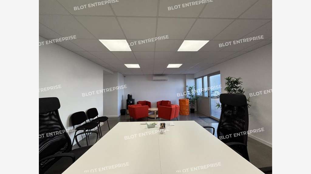 A louer locaux 265m² ZI de St Herblain/Atlantis