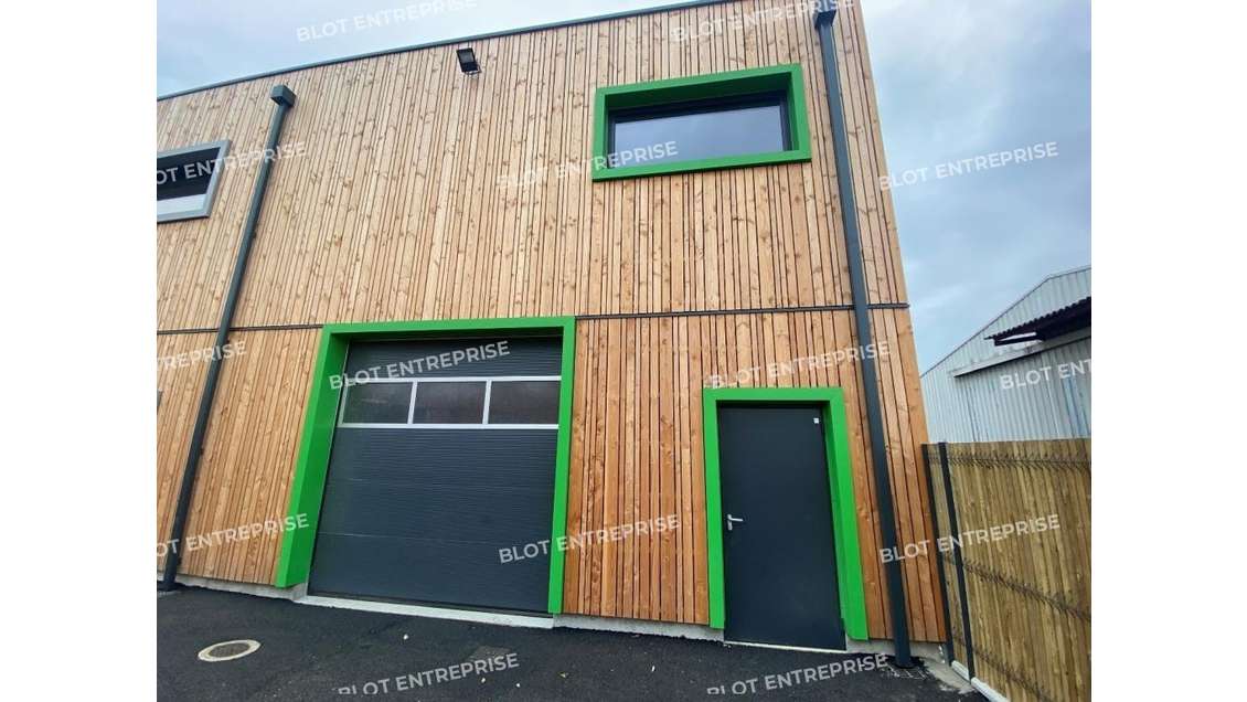 A louer cellule activités neuve 136m² St-Herblain