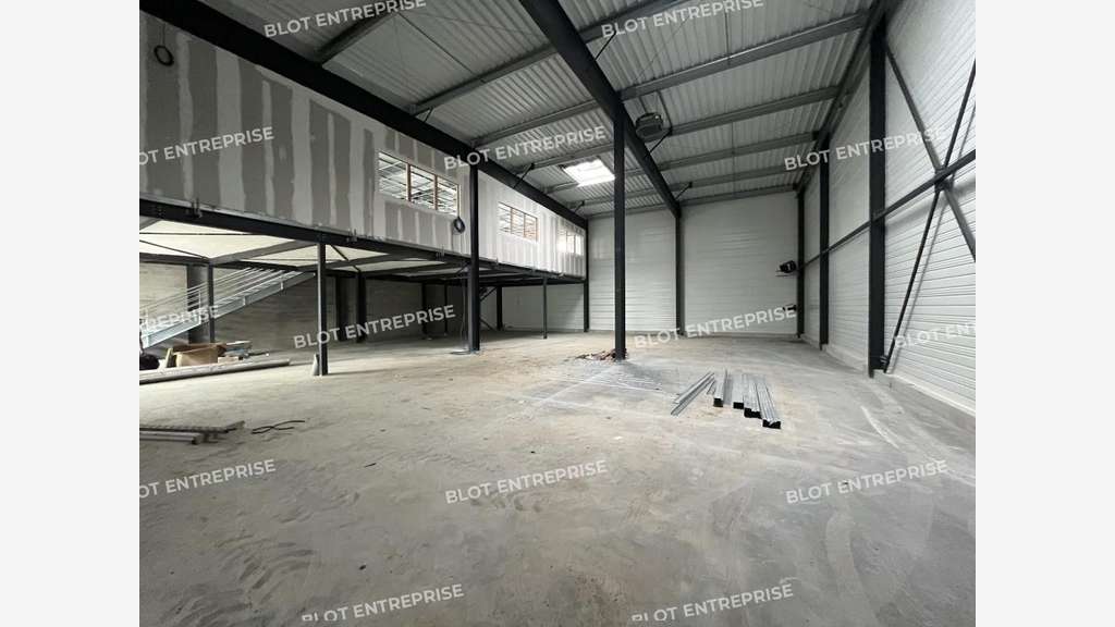 A louer local 299m² Zone Atlantis Saint-Herblain