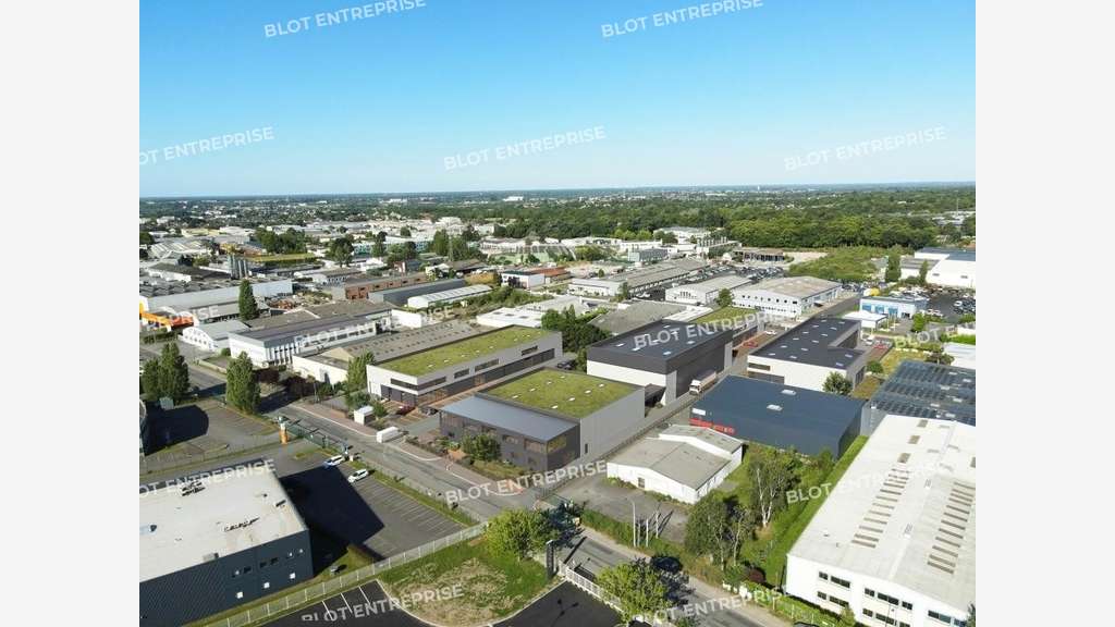 A louer local 299m² Zone Atlantis Saint-Herblain