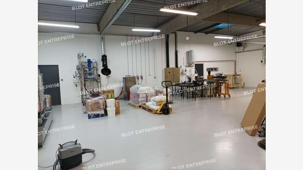 A louer locaux d'activités 495m² à Saint-Herblain