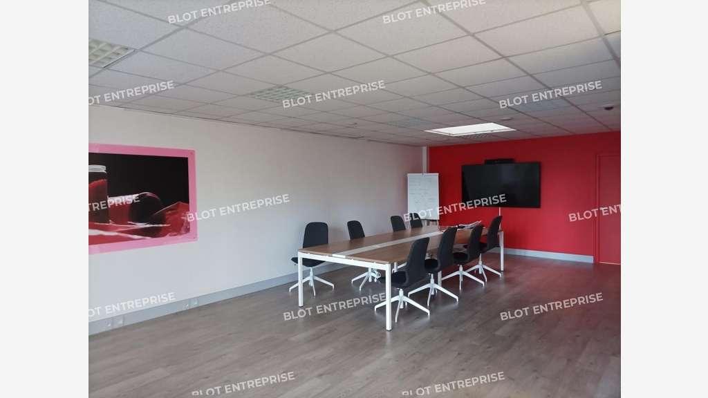 A louer locaux d'activités 495m² à Saint-Herblain