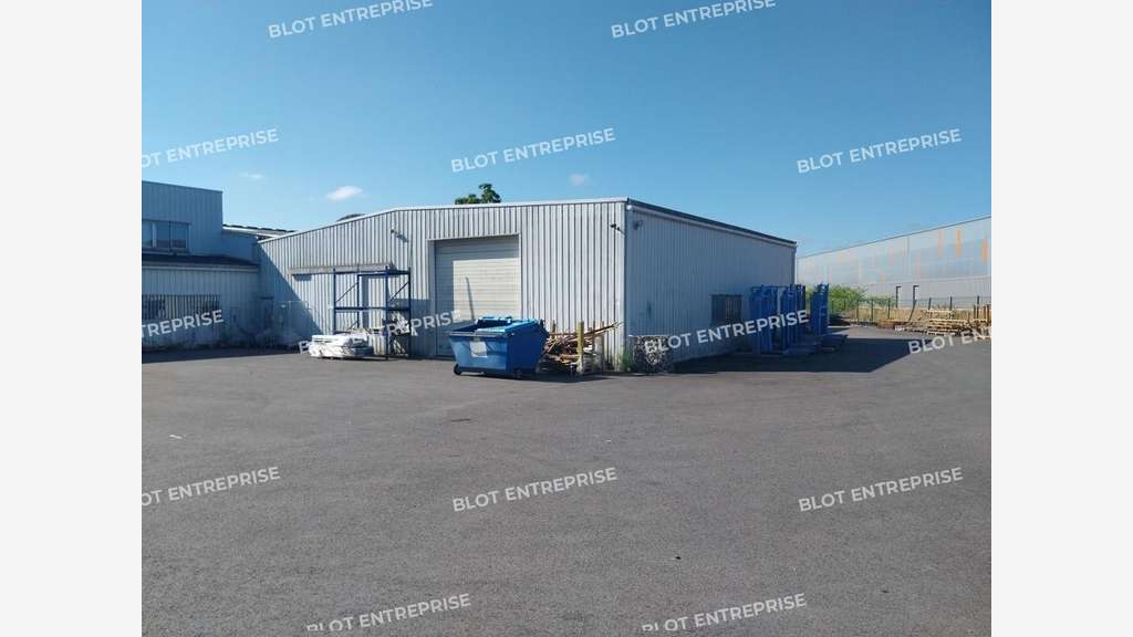 À LOUER - LOCAUX D'ACTIVITÉS - 1 461 M² - SAINT HE