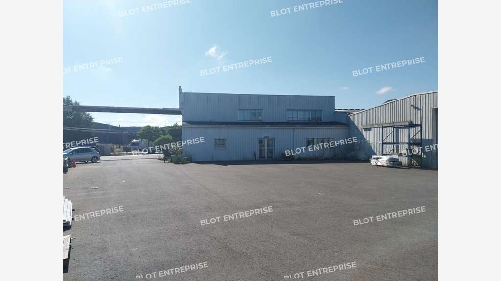 À LOUER - LOCAUX D'ACTIVITÉS - 1 461 M² - SAINT HE