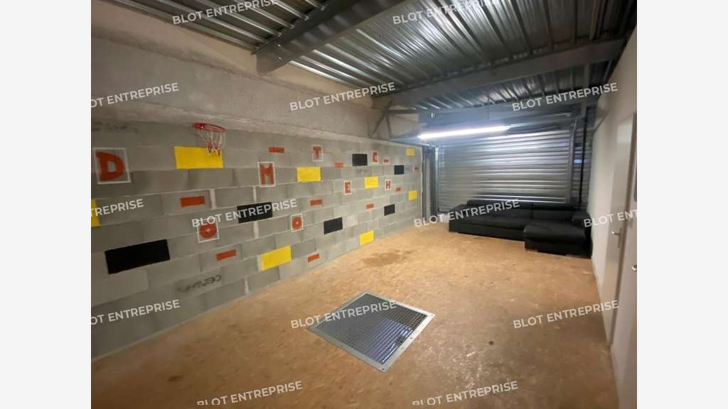 À LOUER - LOCAL D'ACTIVITES - 80 m² - SAINT H