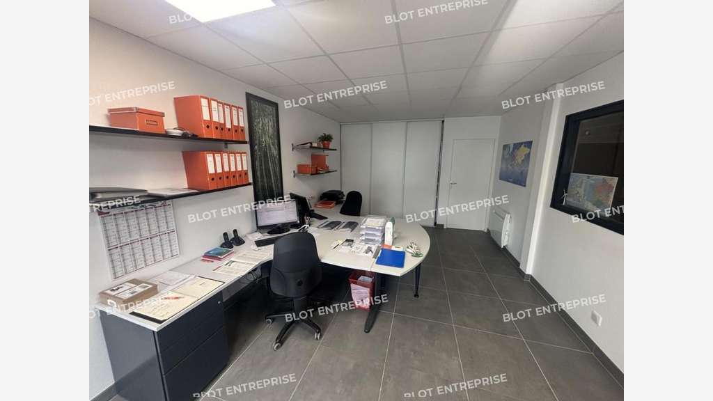 A louer locaux d'activités 187m² à Saint-Herblain