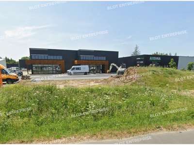À LOUER - LOCAUX D'ACTIVITÉS - 973 M² - SAINT HE