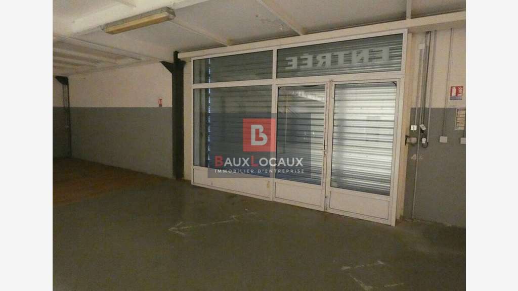 A louer local commercial 330m² sur 1500m² à Alès