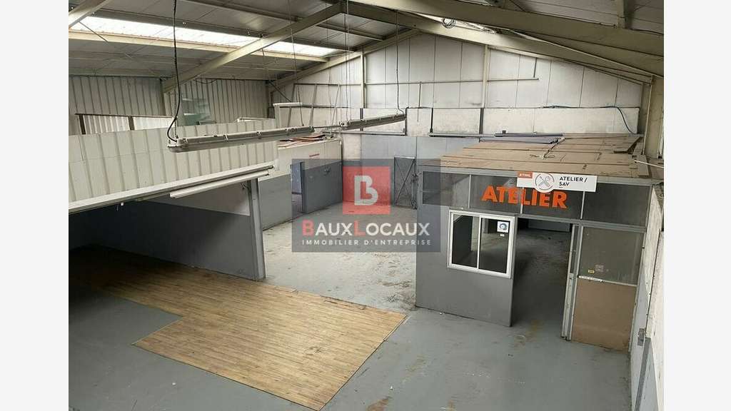 A louer local commercial 330m² sur 1500m² à Alès