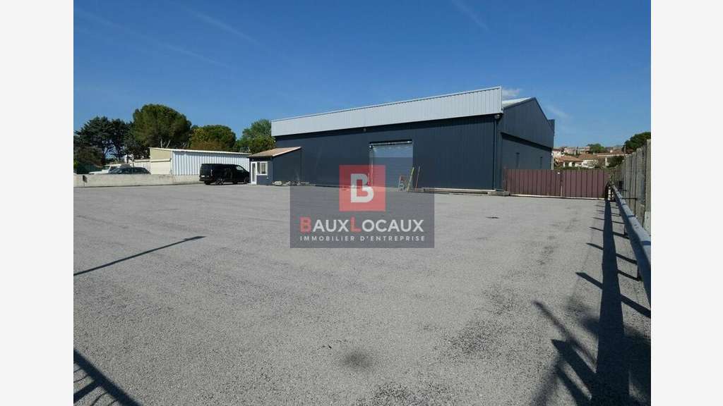 A louer local commercial 330m² sur 1500m² à Alès