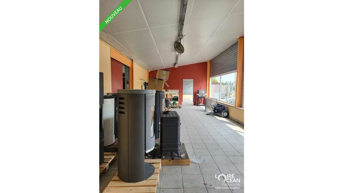 Loue local d'activité 400m² St Hilaire de Chaléons