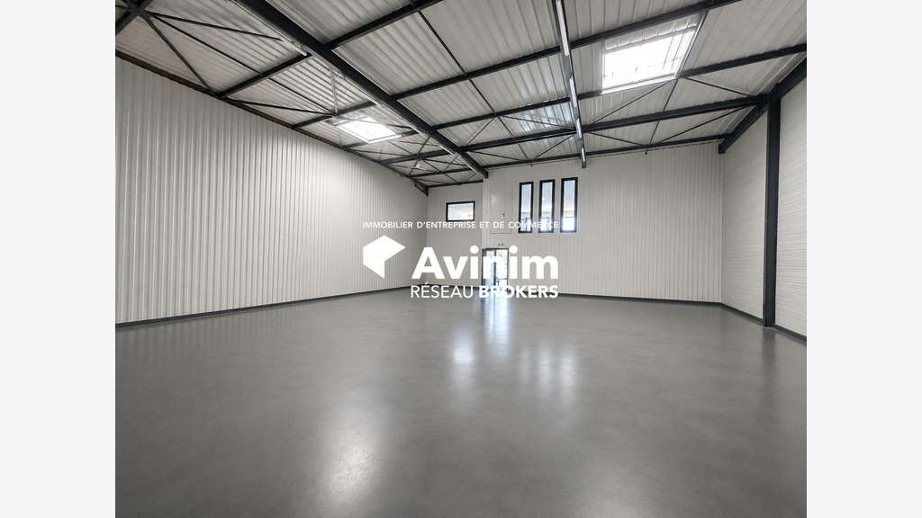 Location local d'activité 494 m² à St ISMIER