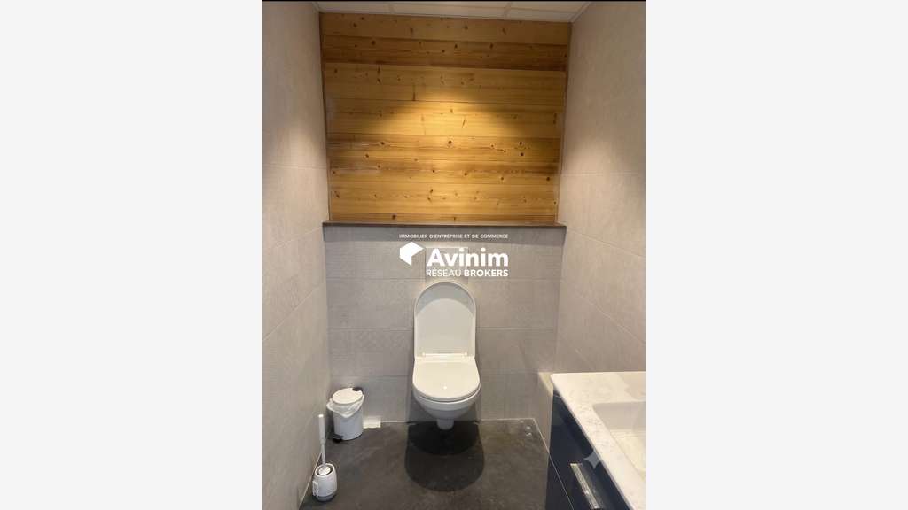 Location local d'activité 494 m² à St ISMIER
