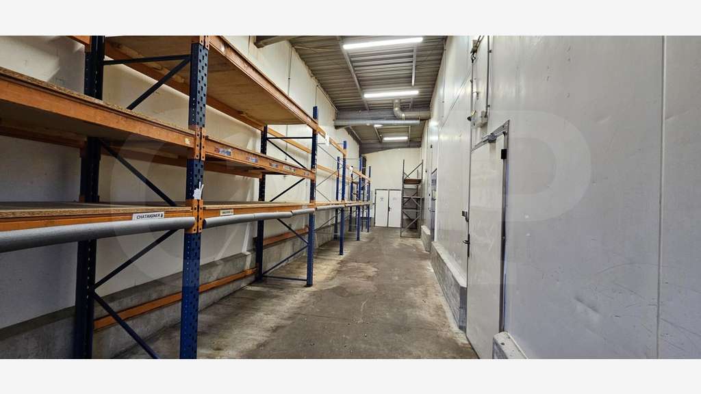 A louer local 500m² ZA Mi-Voie Rennes Sud