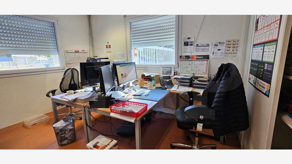 A louer local 500m² ZA Mi-Voie Rennes Sud