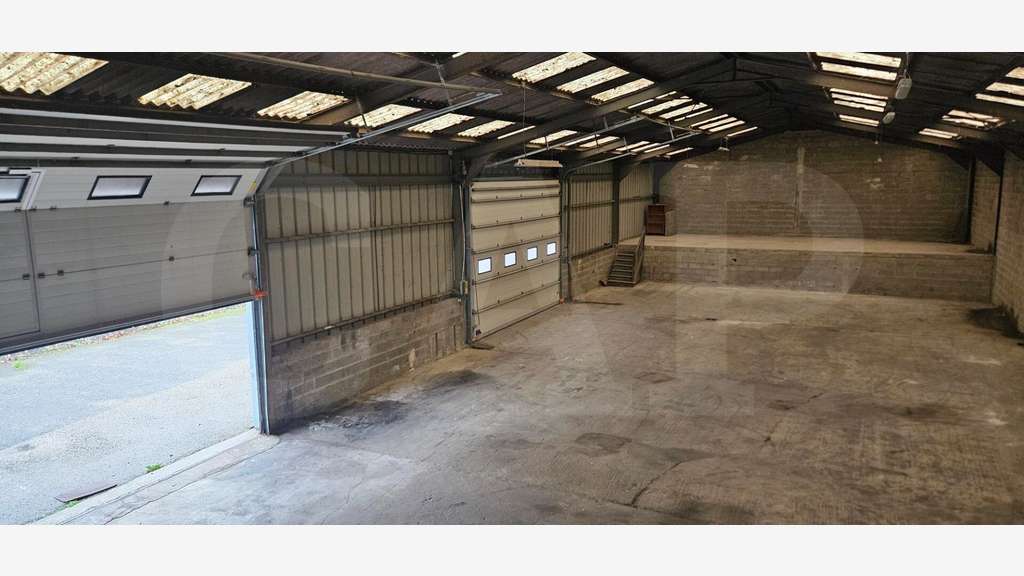 A louer bâtiment 600m² Saint-Jacques-de-la-Lande