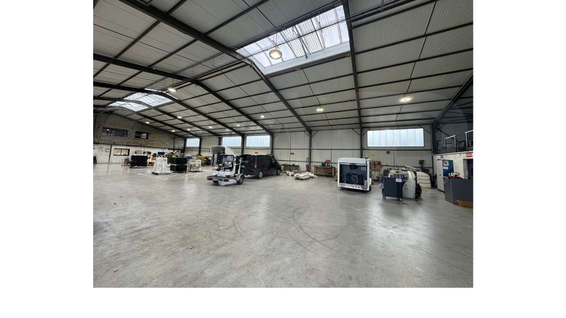 Loue local activité 1226m² St Jacques de la Lande