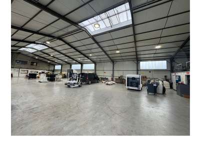 Location Locaux d'activités - Entrepôts à Saint-Jacques-de-la-Lande