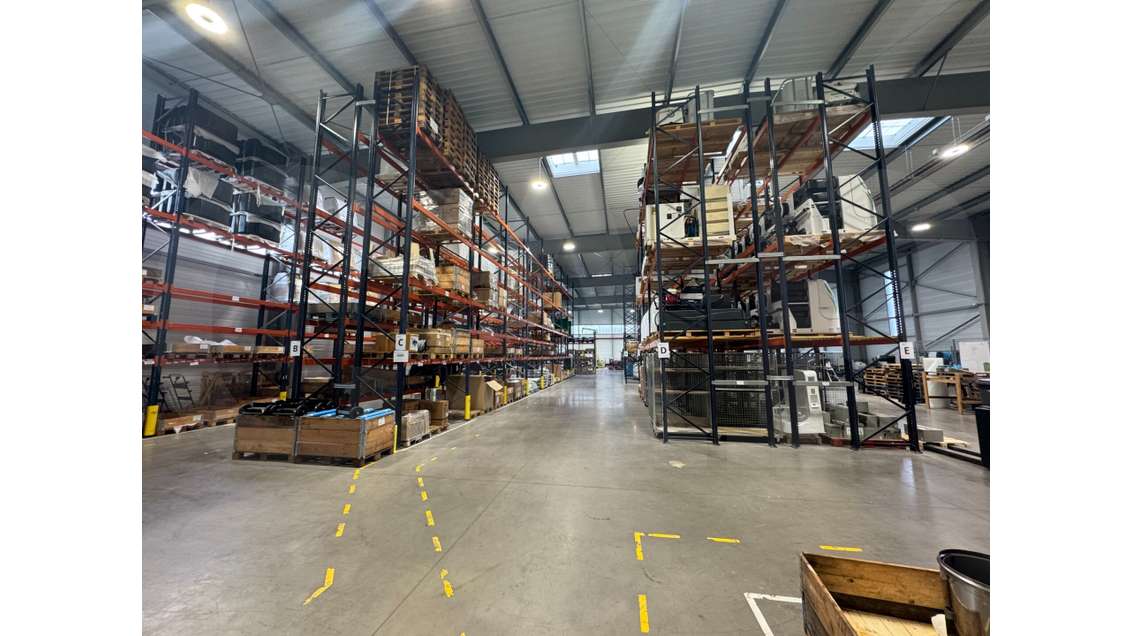 A louer entrepôt 3300m² Saint-Jacques-de-la-Lande