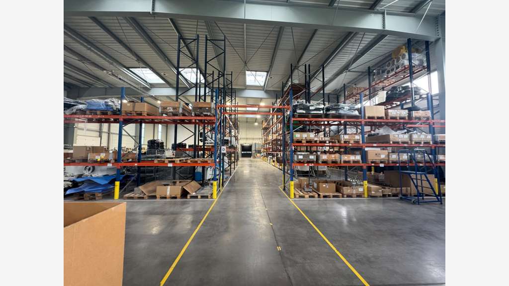 A louer entrepôt 3300m² Saint-Jacques-de-la-Lande