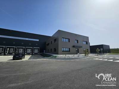 Loue cellule logistique 6000m² à St-Jean-d'Hermine