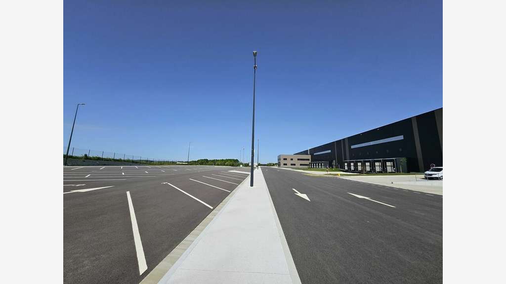Loue cellule logistique 6000m² à St-Jean-d'Hermine
