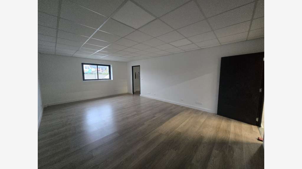Location local sécurisé 450m² Saint-Jean-de-Braye