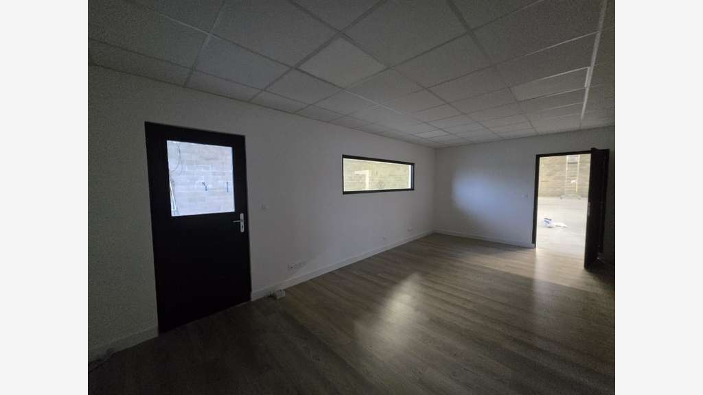 Location local sécurisé 450m² Saint-Jean-de-Braye