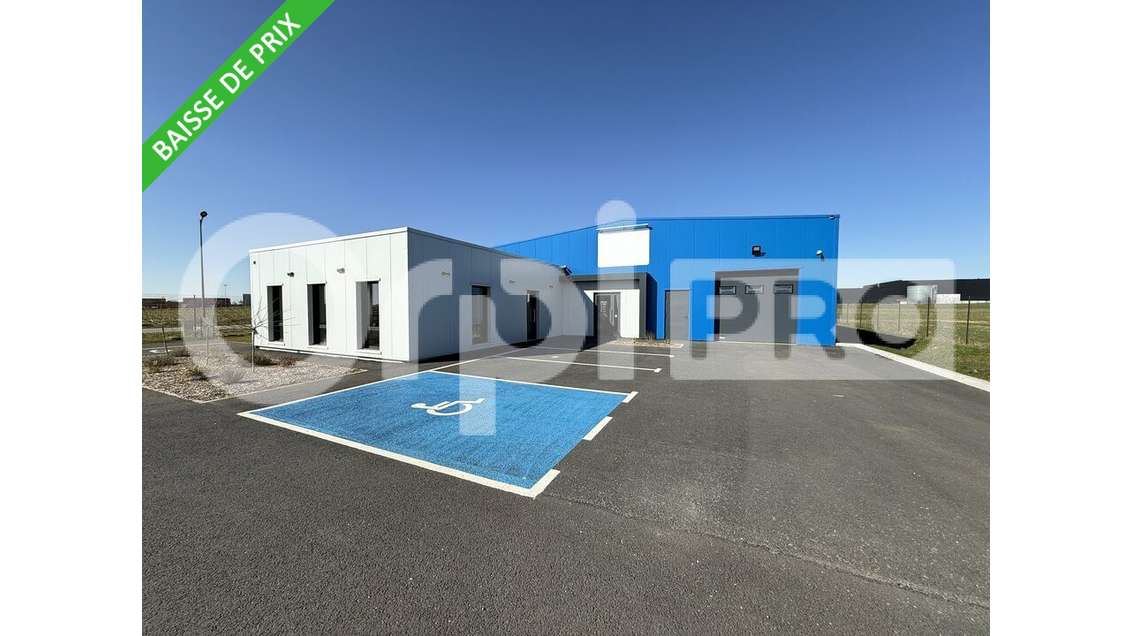 Local neuf 400m² à Saint-Jean-de-la-Neuville