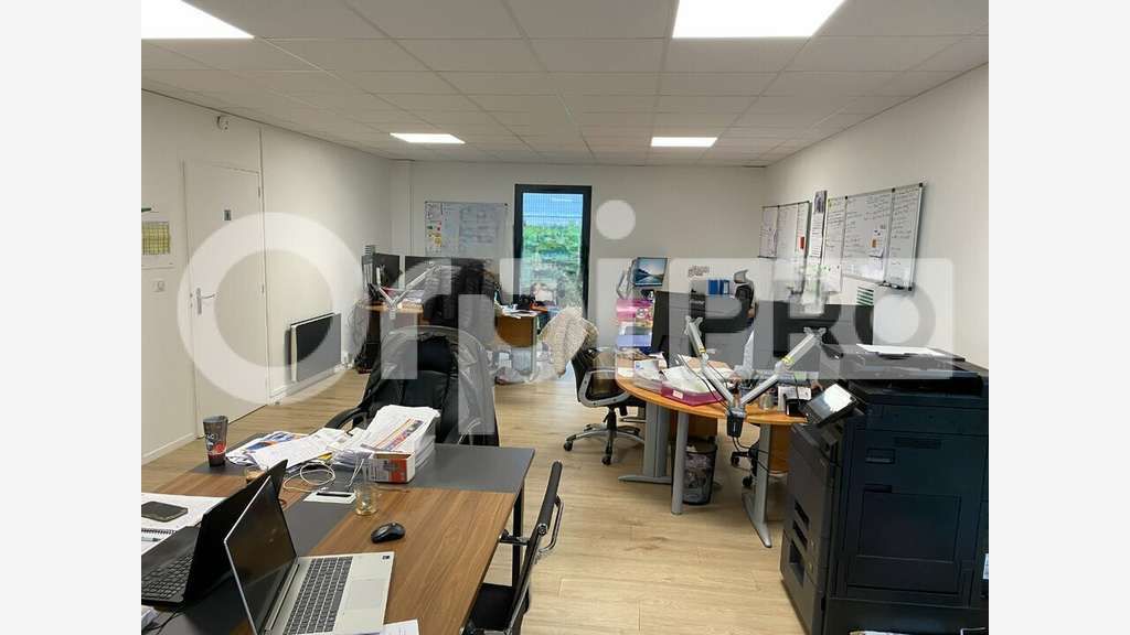 A louer local d'activités 360m² ZA Bolbec-St Jean