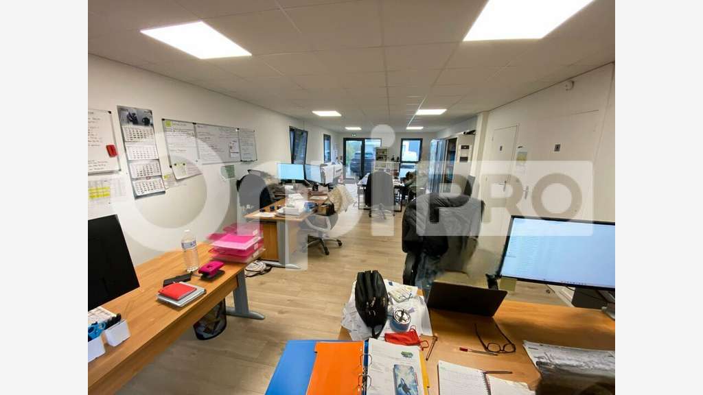 A louer local d'activités 360m² ZA Bolbec-St Jean