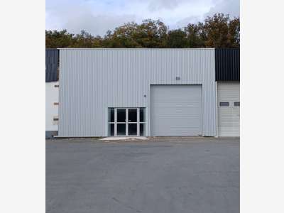 Local d'activité 261m² à Saint Léger de Lignères