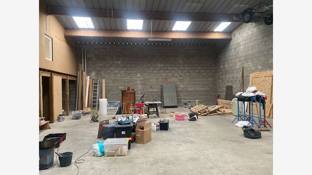A louer entrepôt  197m² Saint-Jean-de-Linières