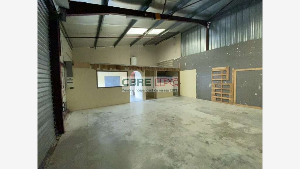 Location dépôt 227m² ZA Jalday à Saint-Jean-de-Luz