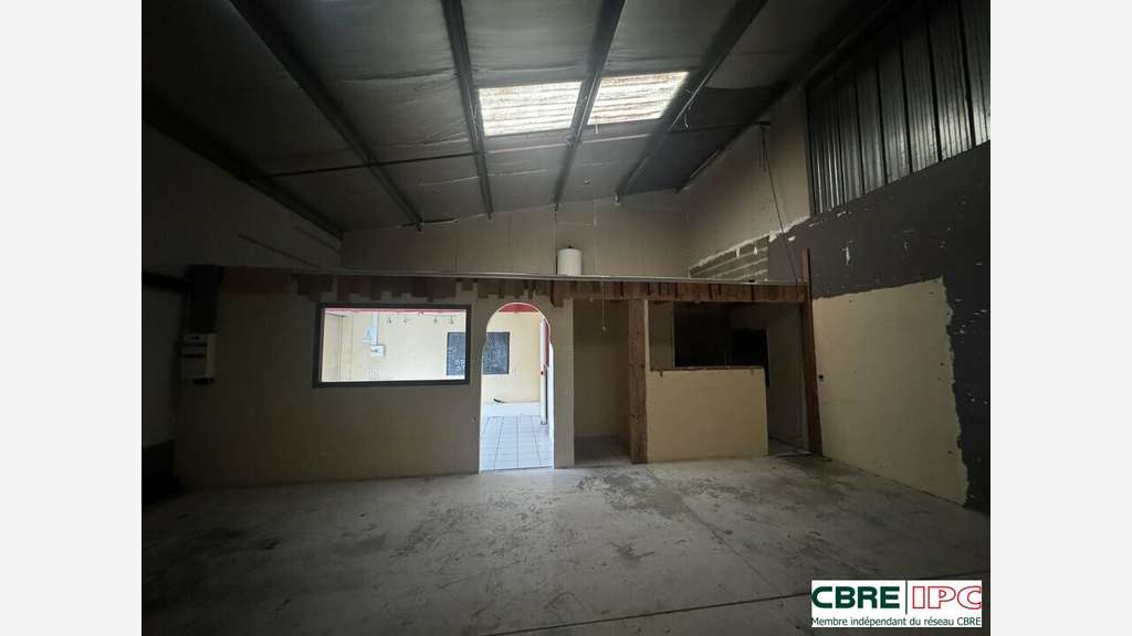 Location dépôt 227m² ZA Jalday à Saint-Jean-de-Luz