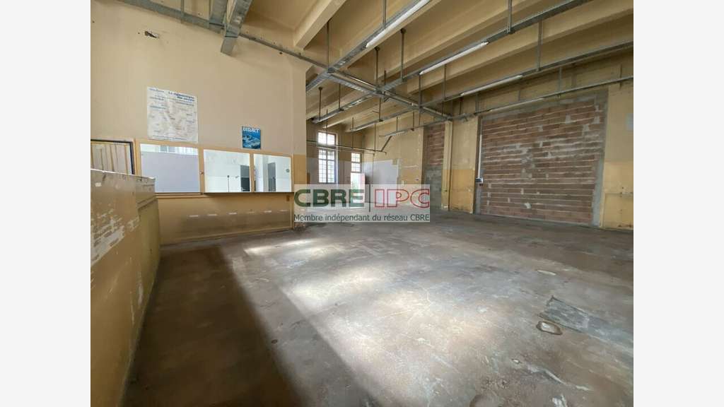 Loue local stockage 198m² centre Saint Jean de Luz