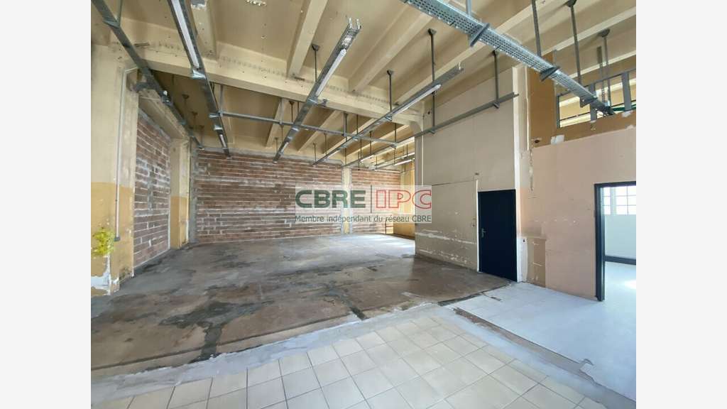 Loue local stockage 198m² centre Saint Jean de Luz