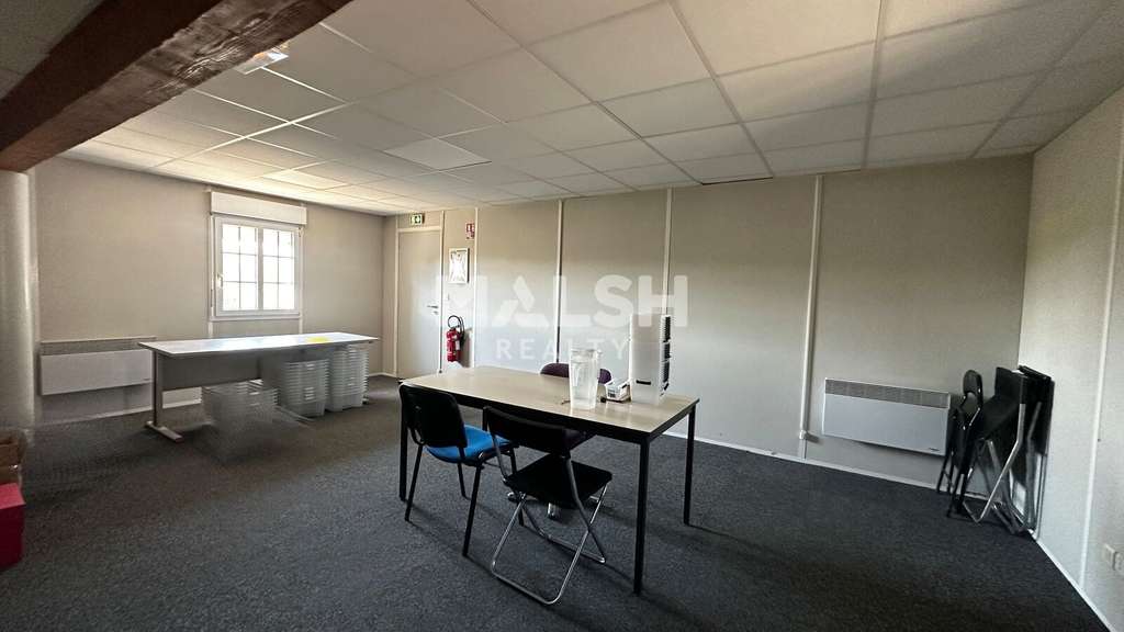 Loue local mixte 280m² à Saint-Jean-de-Thurigneux