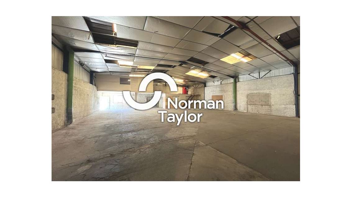 Local d'activité 335m² à louer Saint-Jean-de-Védas