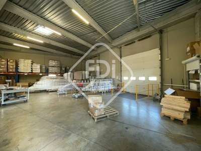A louer bâtiment récent 1073m² Saint Jean de Védas