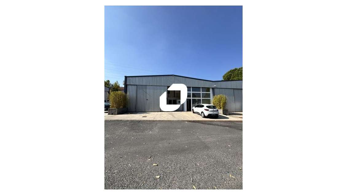 A louer Local d'activité 324m² Saint jean de vedas